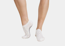 Load image into Gallery viewer, Women's gem grip socks - white