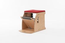 Load image into Gallery viewer, Wunda Chair|color::Cinnabar
