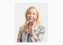Load image into Gallery viewer, Elizabeth Larkam headshot| caption::Elizabeth Larkam
