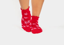 Load image into Gallery viewer, bloom quarter - red socks - ankle socks | caption::Bloom Quarter Socks
