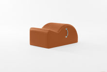 Load image into Gallery viewer, East Coast Step Barrel|color::Russet
