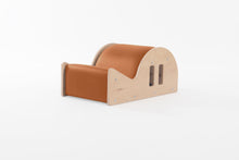 Load image into Gallery viewer, Clara Step Barrel®|color::Russet
