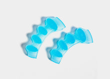 Load image into Gallery viewer, Two Naboso Splay toe separators in blue color.
